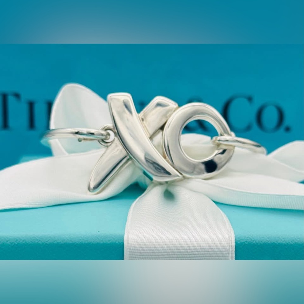 Tiffany & Co Silver Retired Picasso XO Hug and Kiss Hinged Bangle Bracelet EUC - Picture 3 of 8